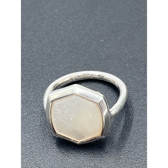 Kendra Scott Mother of Pearl Davis Sterling Silver Cocktail Ring Sz 5 - Picture 13 of 14